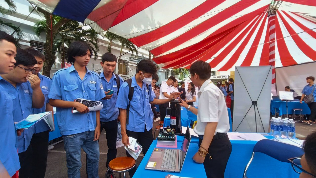 Ngày hội việc làm CĐ Kỹ Thuật Cao Thắng 2025 - công ty Minh Dũng giới thiệu doanh nghiệp