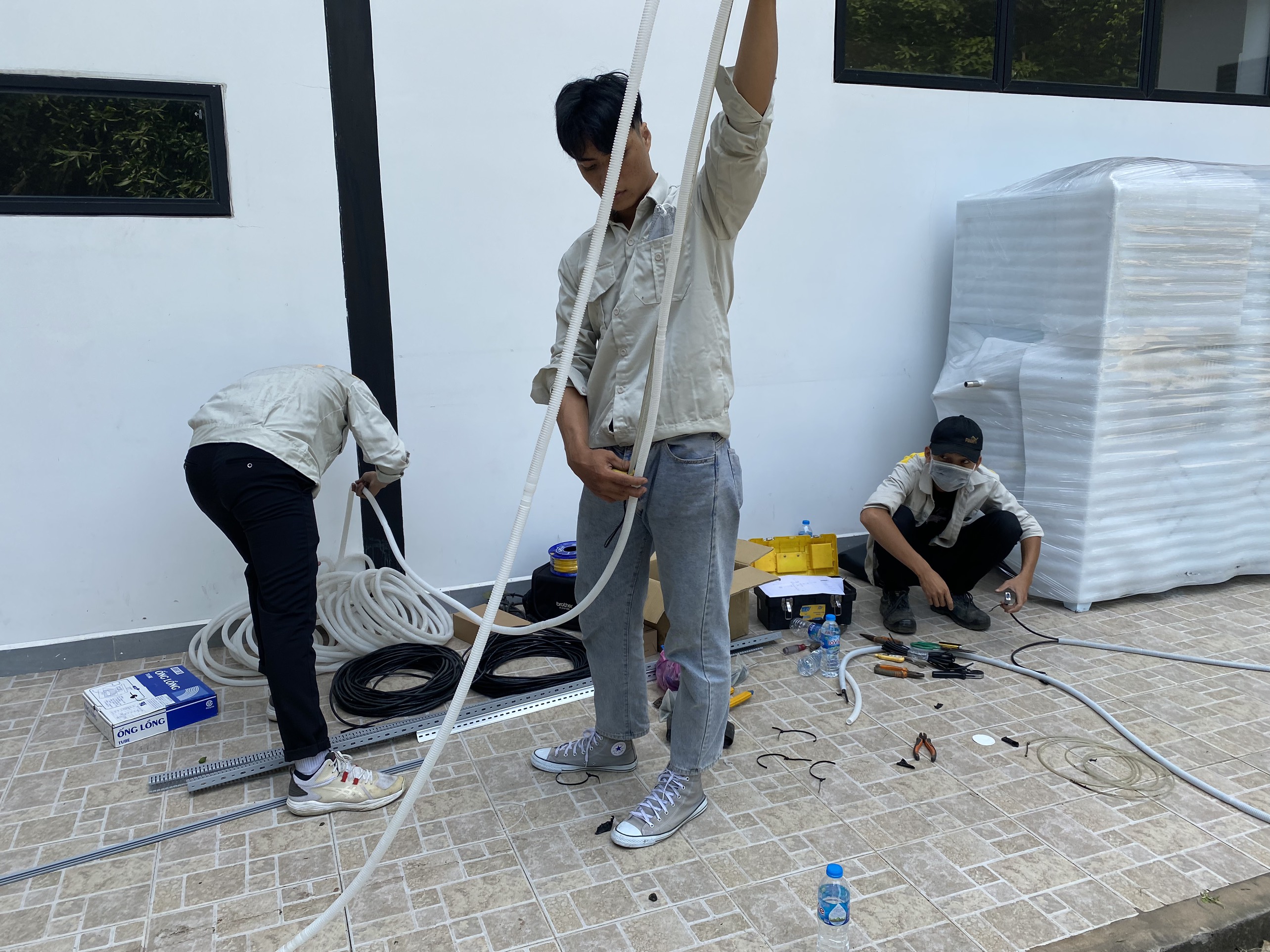 CUNG CẤP MÁY LÀM LẠNH NƯỚC CHILLER INVERTER 15HP CHO CÔNG TY SPECIALIZED BICYCLES COMPONENTS