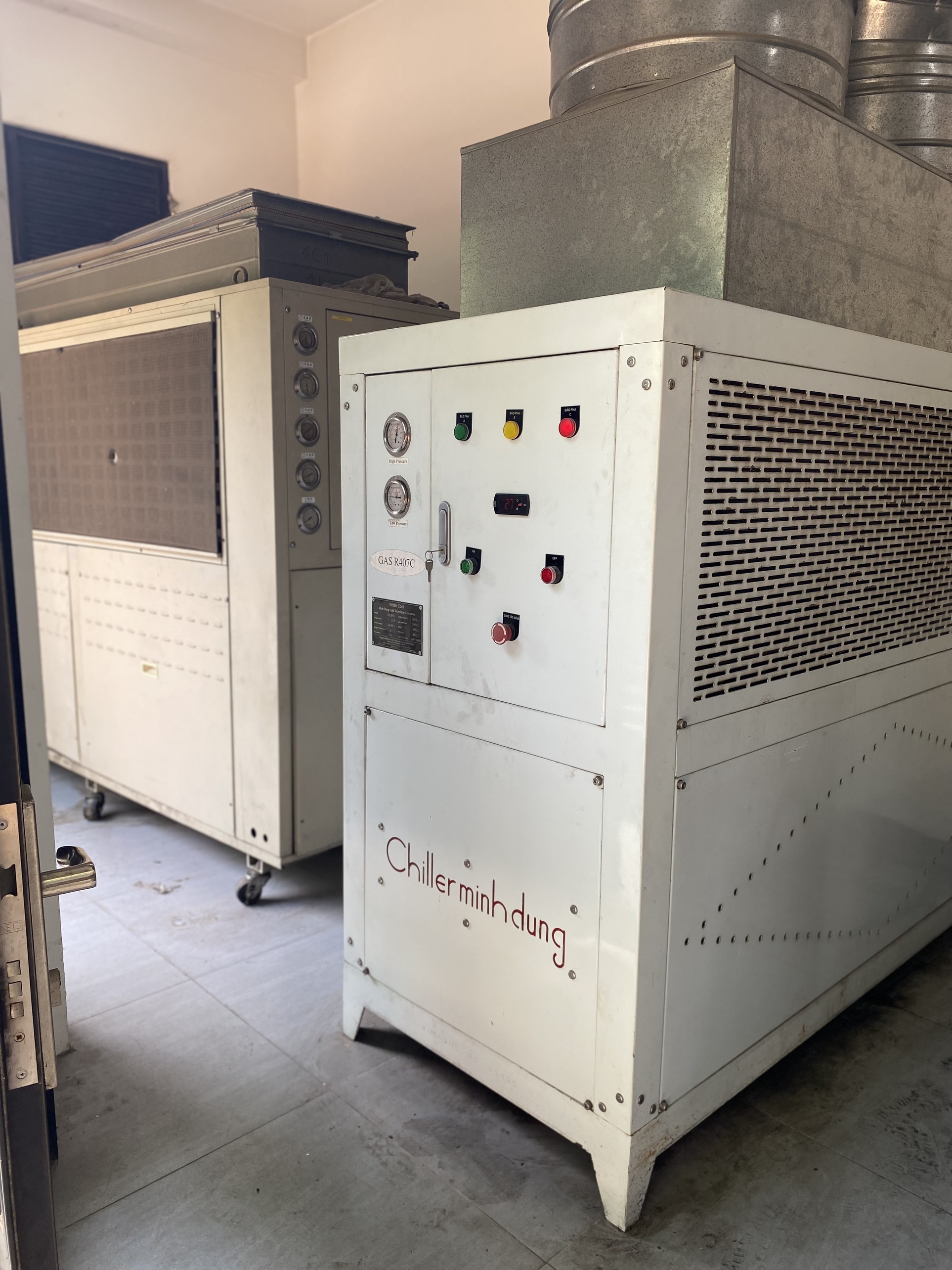 CUNG CẤP MÁY LÀM LẠNH NƯỚC CHILLER INVERTER 15HP CHO CÔNG TY SPECIALIZED BICYCLES COMPONENTS